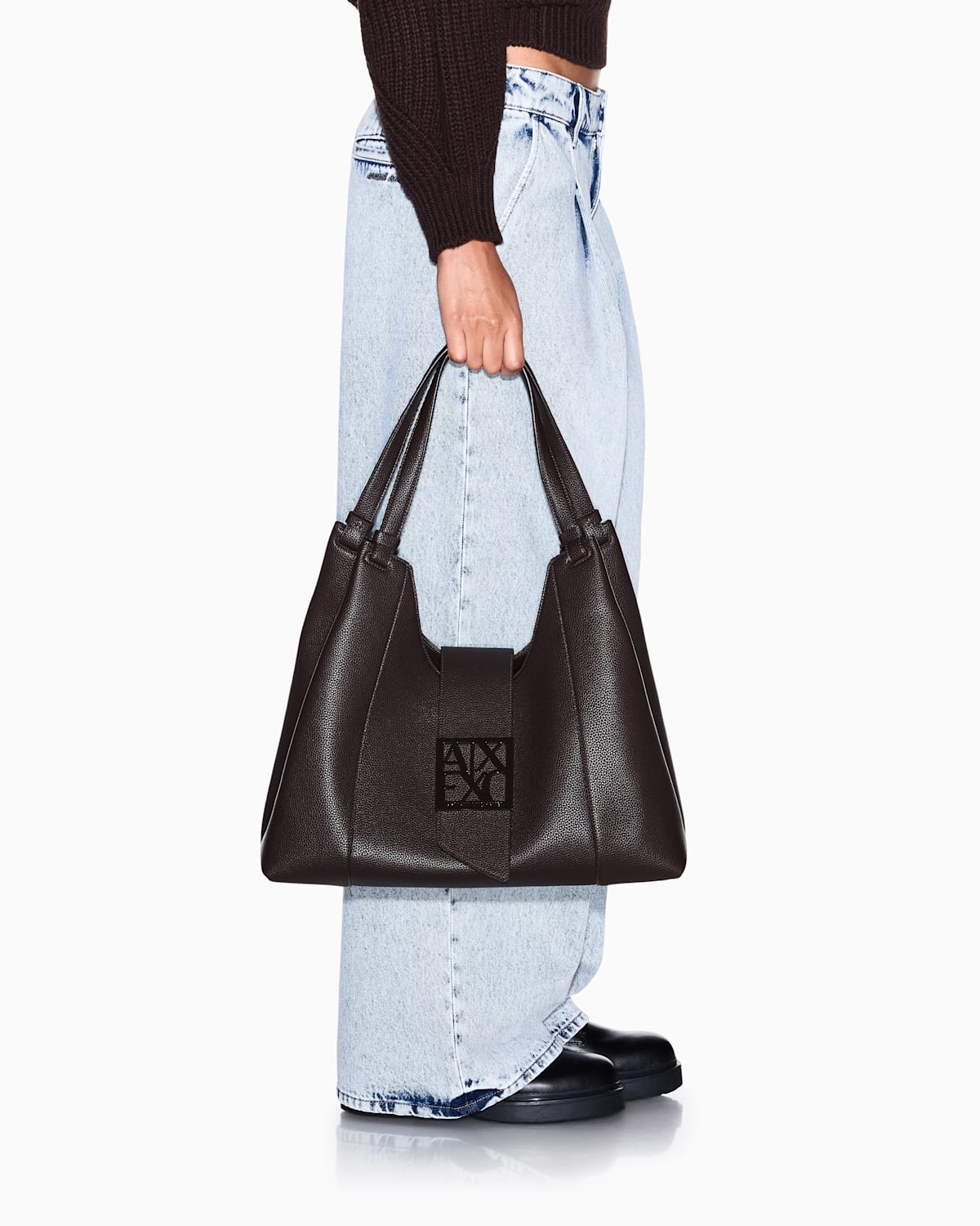 Borsa hobo effetto pelle con placca logo – foto 2